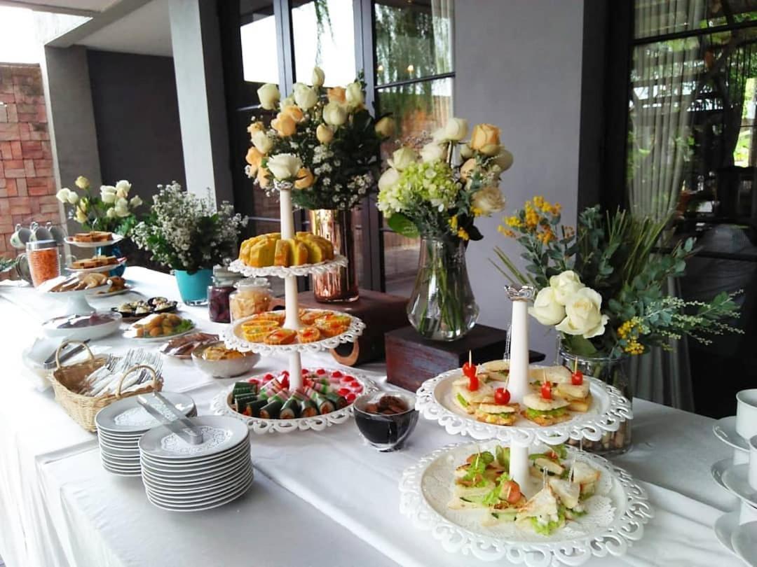 วาริซาน เฮอริเทจ บูทิก โฮเต็ล Hotel Surakarta  ภายนอก รูปภาพ